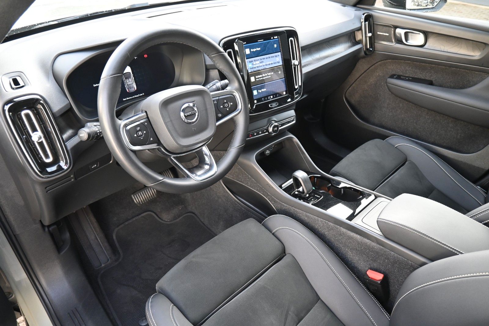 Fahrzeugabbildung Volvo C40 Ultimate Recharge Pure Electric AWD