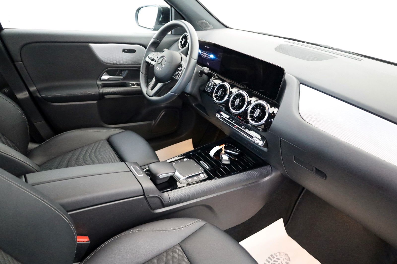 Fahrzeugabbildung Mercedes-Benz GLA 200 d Style, T.Leder,Navi,LED,SH,Kamera
