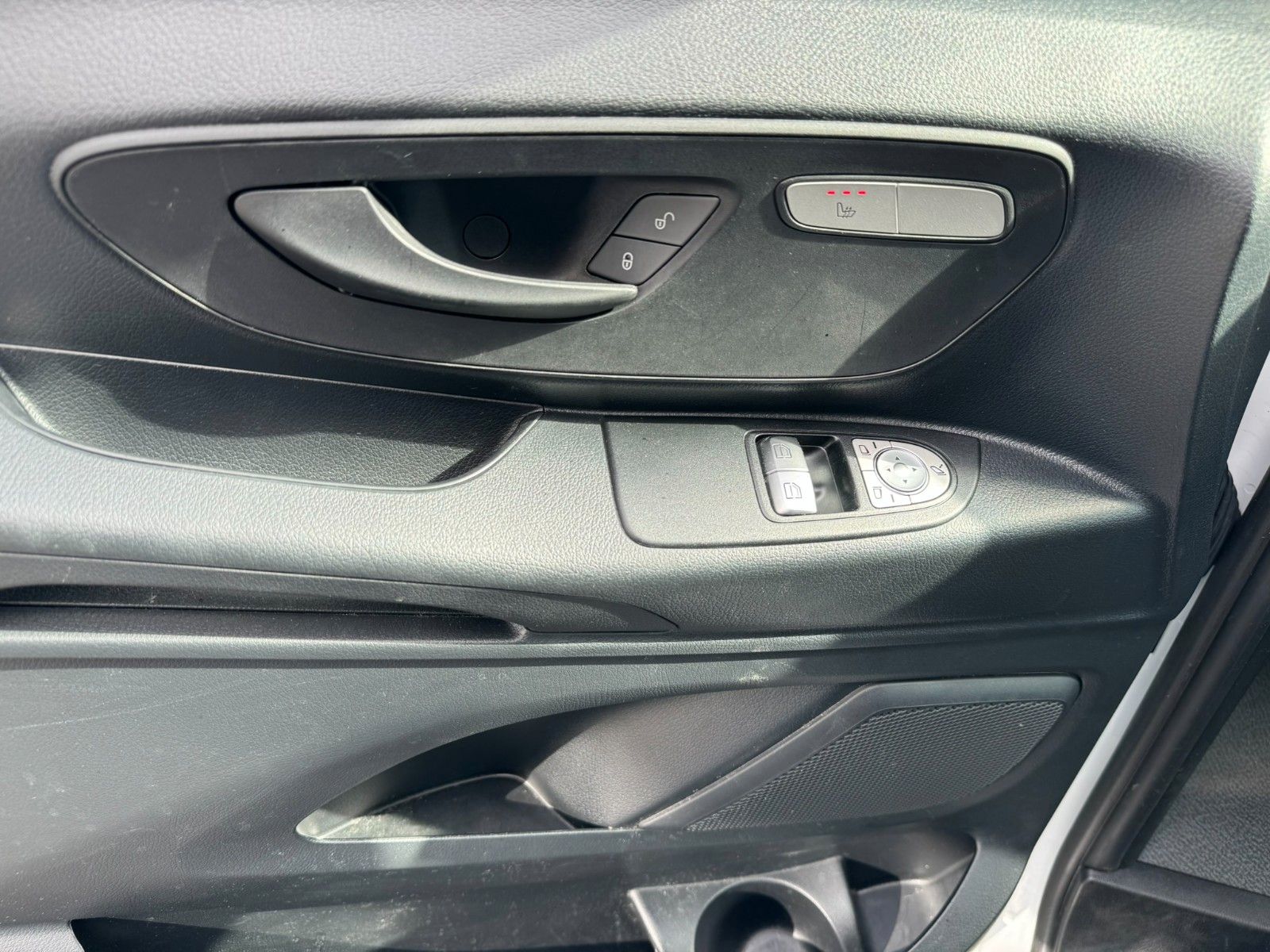 Fahrzeugabbildung Mercedes-Benz Vito 116 CDI 9G Klima Kamera SHZ