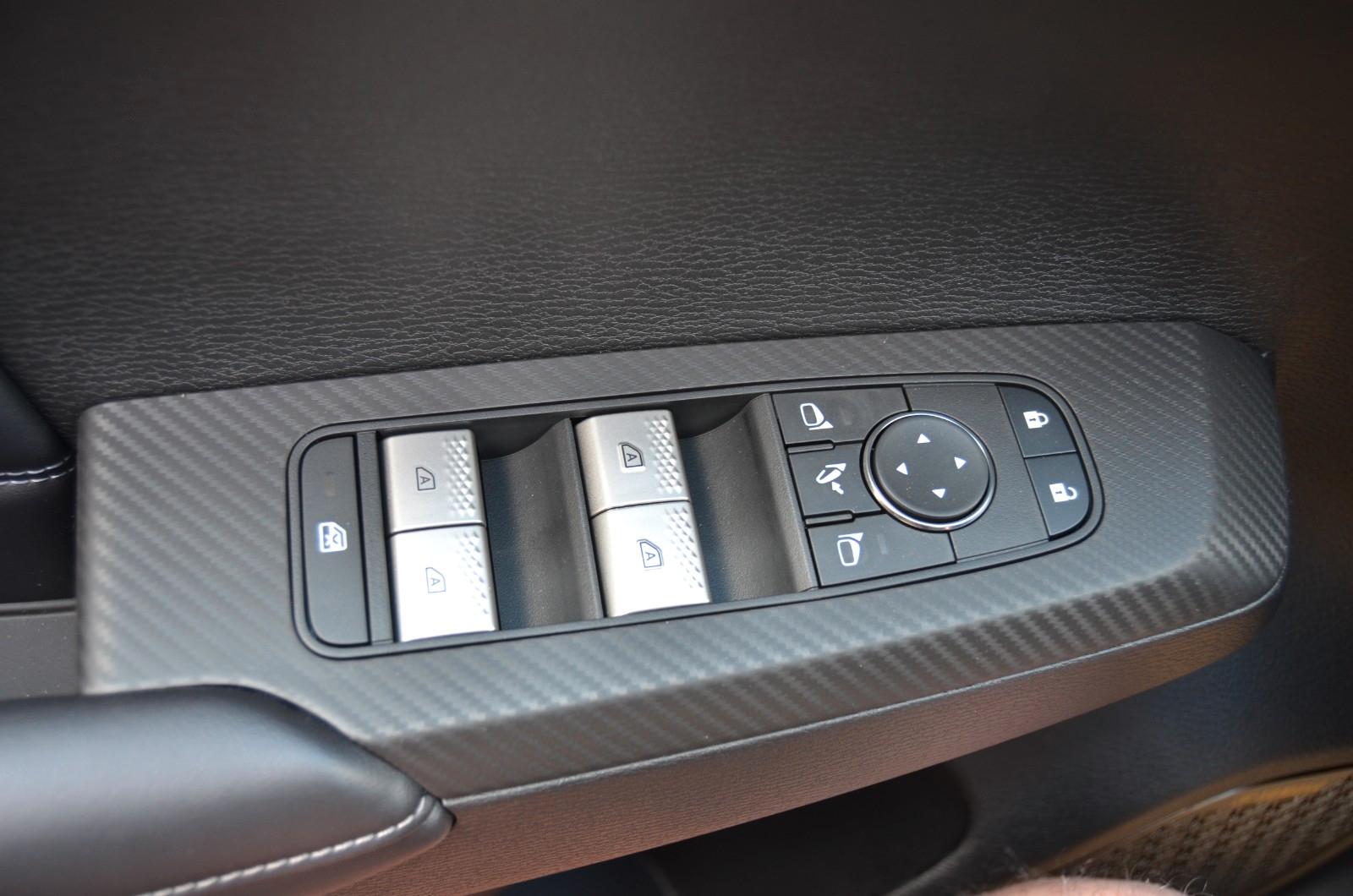 Mitsubishi Outlander 2.4 PHEV DIAMANT TOP AT 4WD LEDER MJ26