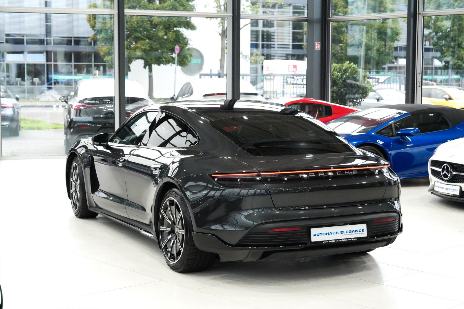 Porsche Taycan 4S SPORT-DESIGN PANO MATRIX 20 LM 1-HAND foto 7