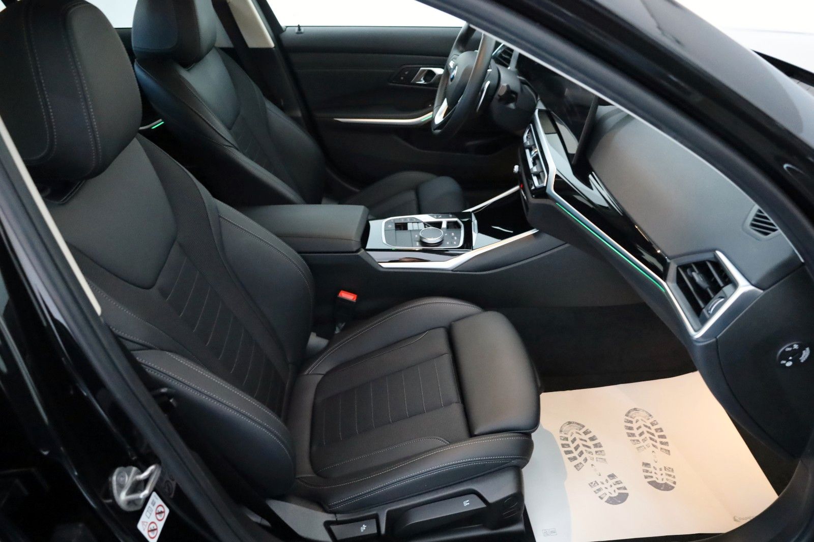 Fahrzeugabbildung BMW Lim 320i xDrive ,Head-Up, Navi,LED,SH,Teilleder