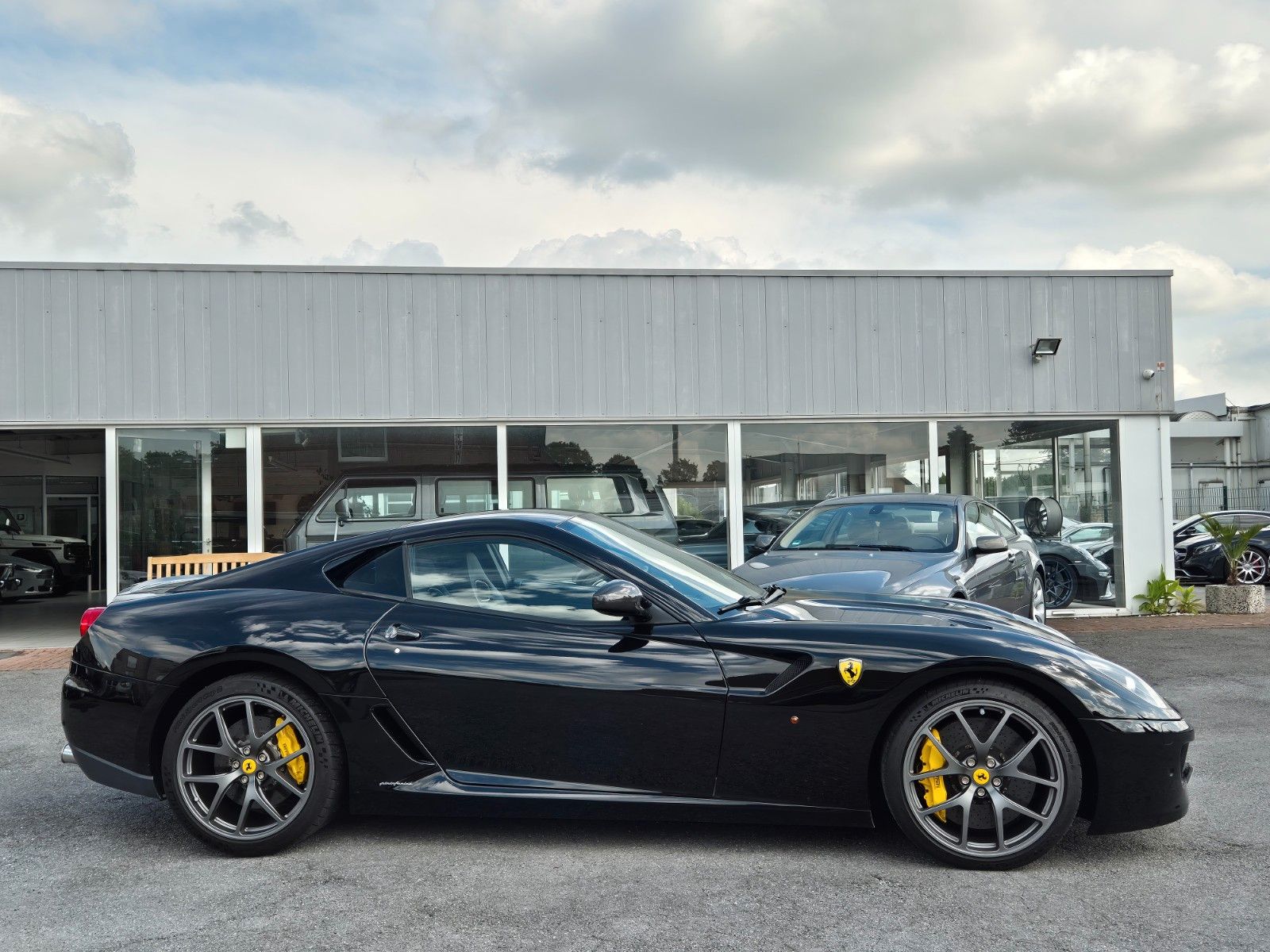 Fahrzeugabbildung Ferrari 599 GTB/Carbon Pack 2/GTO Räder/Ferrari SH/1A