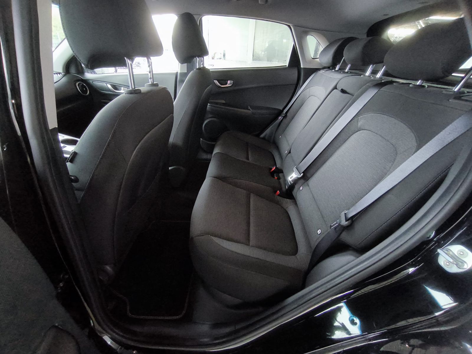 Fahrzeugabbildung Hyundai Kona EV Select WERKSGA+LED+SHZ+KAMER+ACC+AHK+DAB