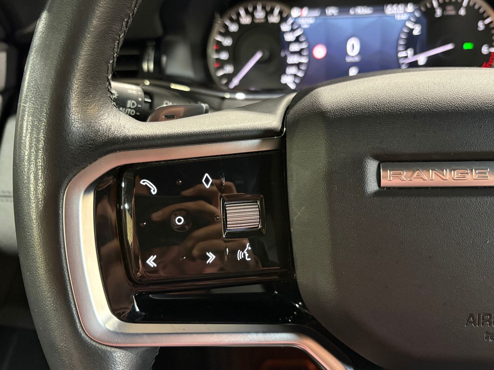 Fahrzeugabbildung Land Rover Range Rover Evoque R-Dynamic SE/MEMORY/ACC/APPLE