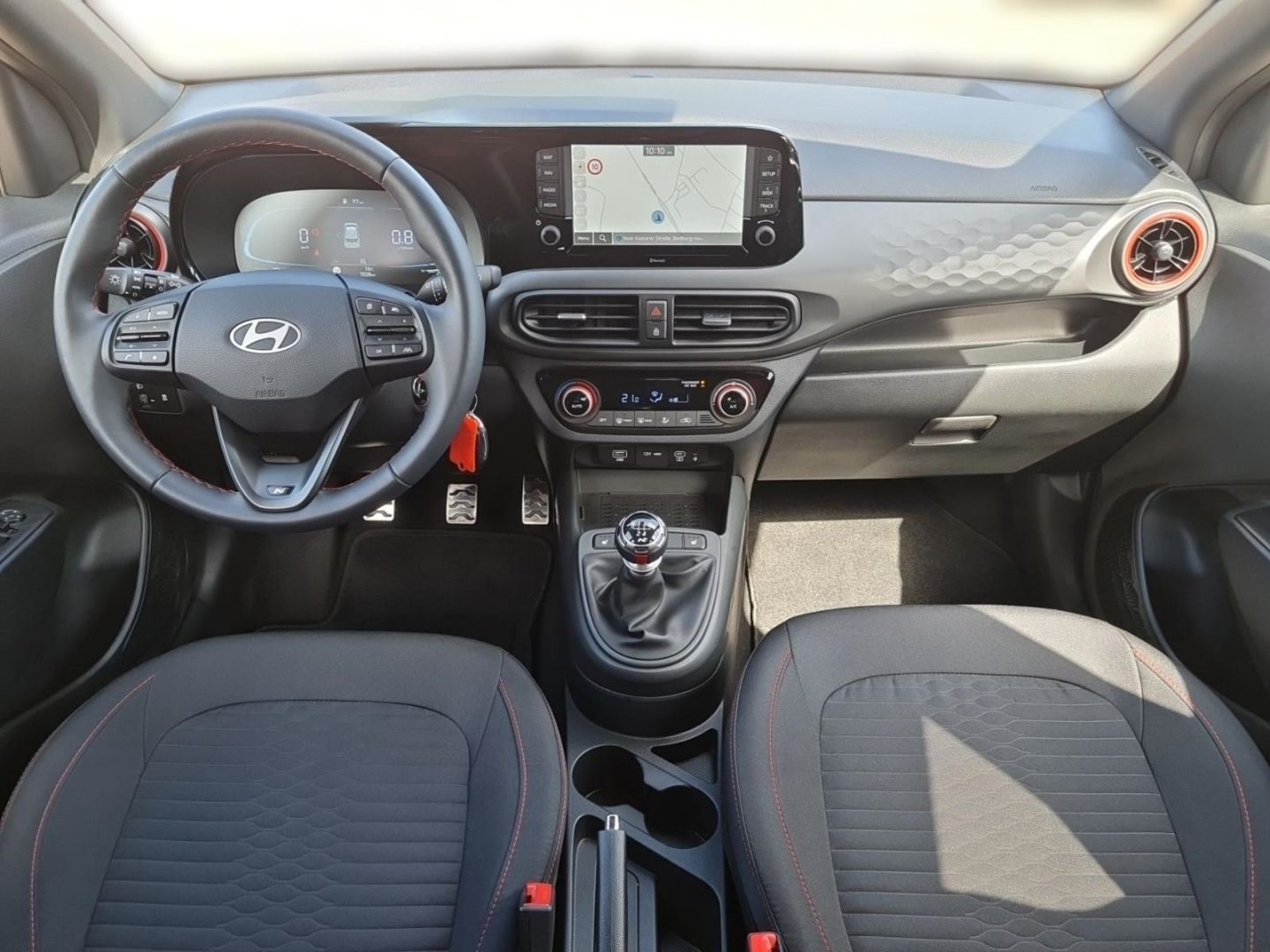 Fahrzeugabbildung Hyundai i10 FL (MY25) 1.0 T-GDI (90 PS) 5-MT 2WD N Line