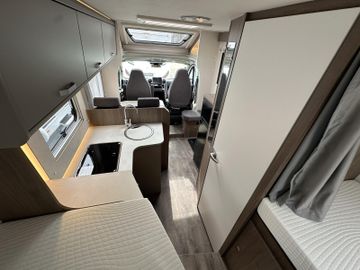 Carado T 338 PRO+8-AUTOMATIKNAVKAMTVSATACCSOLAR