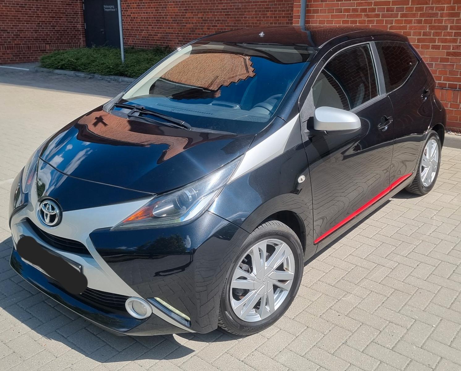 Toyota Aygo (X) 1,0-l-VVT-i x-play Team Deutschland
