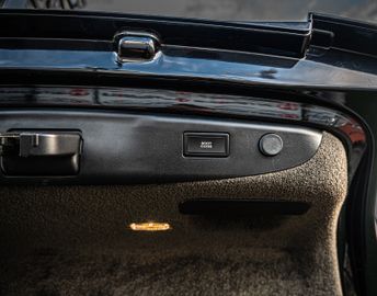 Fahrzeugabbildung Bentley Flying Spur 4.0 V8 PANO|CAM|LUFT|SHZ|SLF|KEYLES