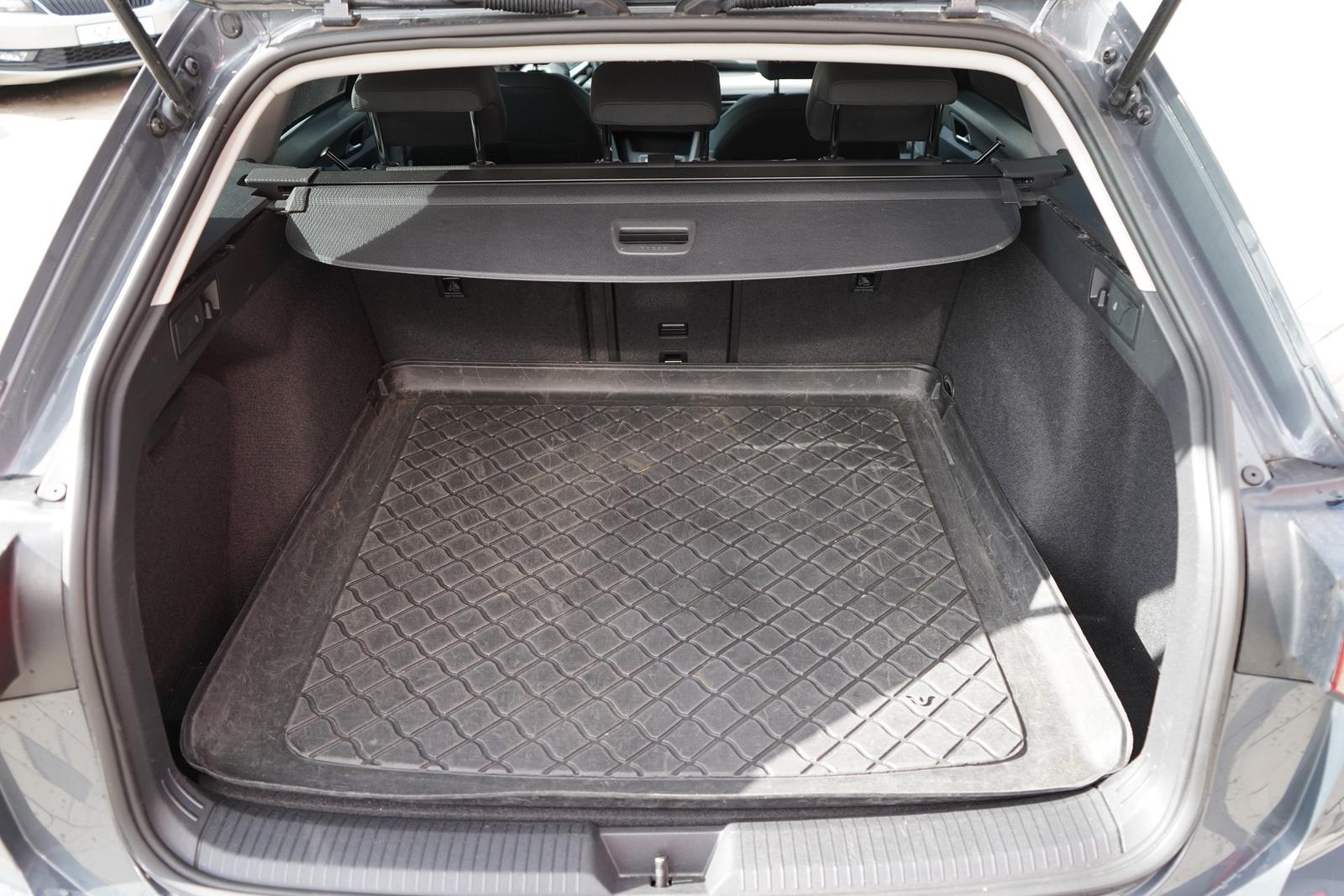 Volkswagen Golf VIII Variant Life eTSI LED Navi App-Connect