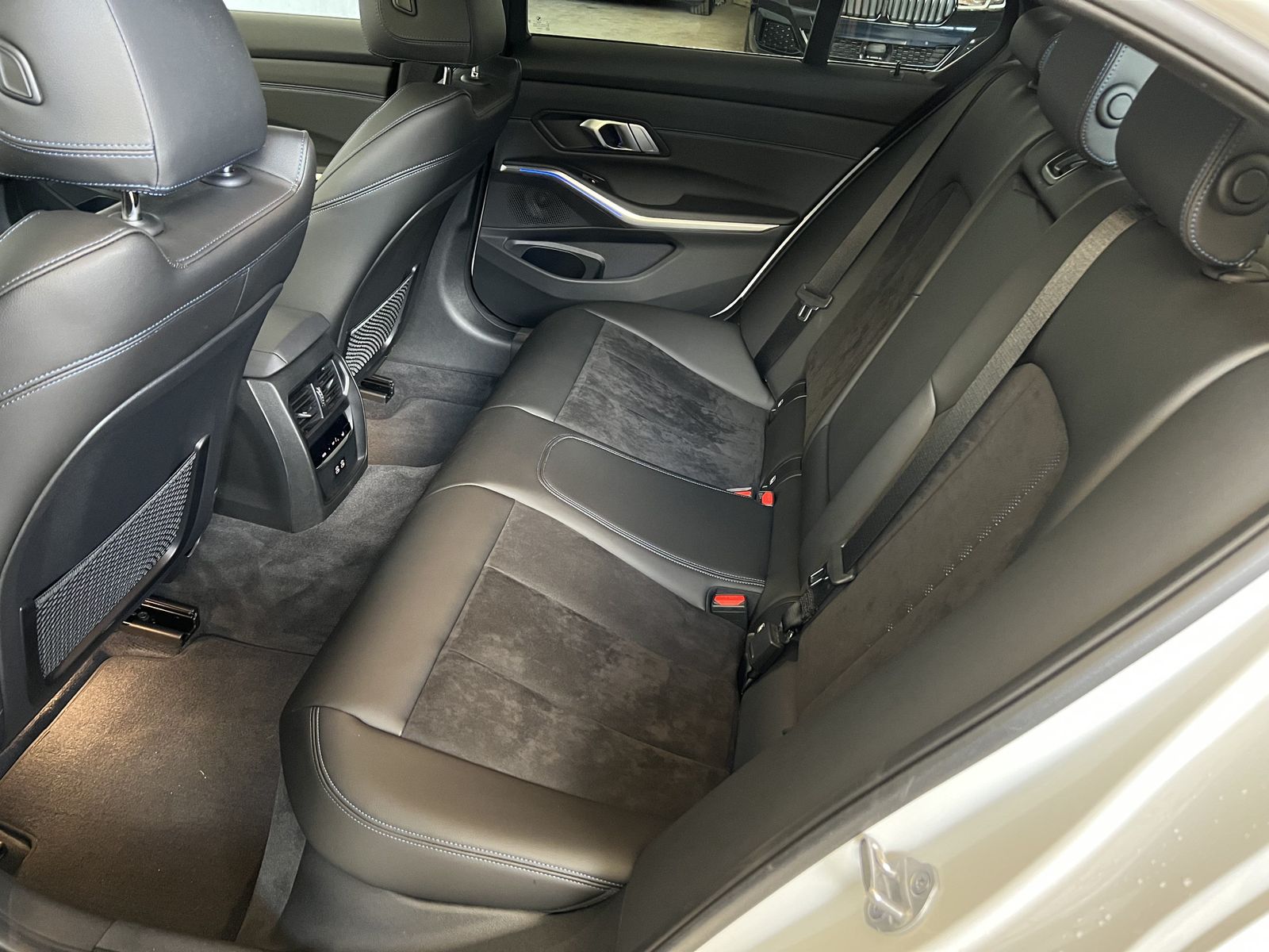 Fahrzeugeinzelansicht 13 Fahrzeugabbildung BMW M340i xDrive |Head-Up Display |Laserlicht |Glasd