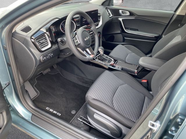 Fahrzeugabbildung Kia Ceed ULTIMATE EDITION 1.5 T-GDI DCT *STYLE-PAKET