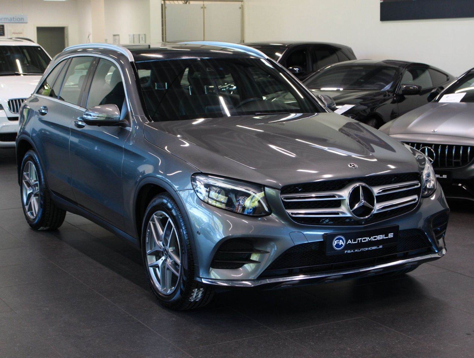 Fahrzeugabbildung Mercedes-Benz GLC 250 4MATIC AMG Line *PNRM*360 Kamera