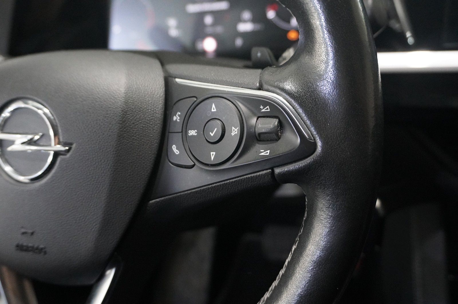 Fahrzeugabbildung Opel Grandland (X) 1.5D BUSINESS NAVI/LED/KAMERA/DAB