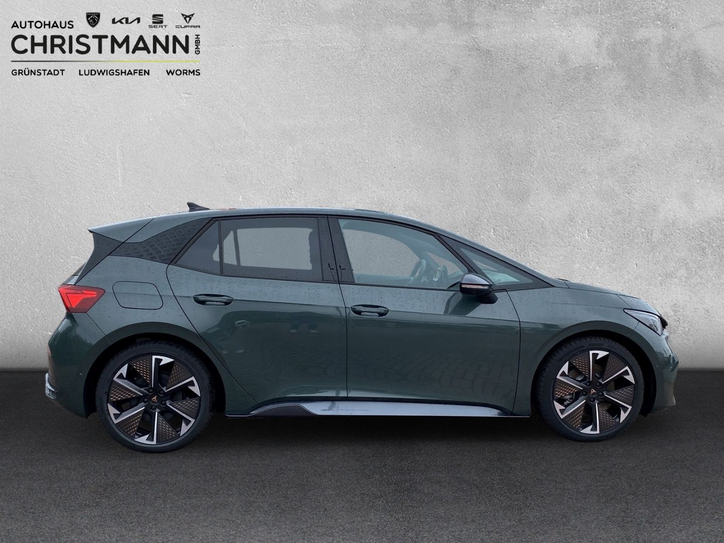 Fahrzeugabbildung CUPRA Born VZ 240 KW 79 kWh*NAVI*PANO*CAM*Sportsitze*N