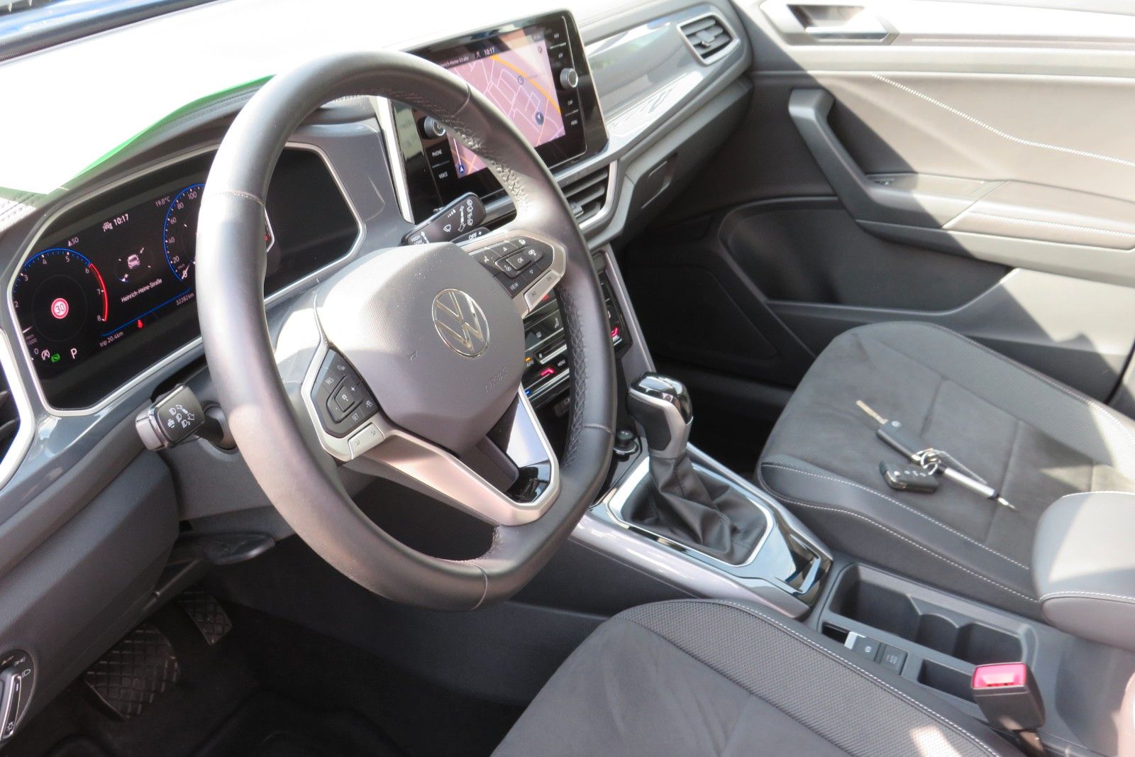 Fahrzeugabbildung Volkswagen T-Roc Style KAMERA ACC NAVI APP SITZH DIGI-COPI