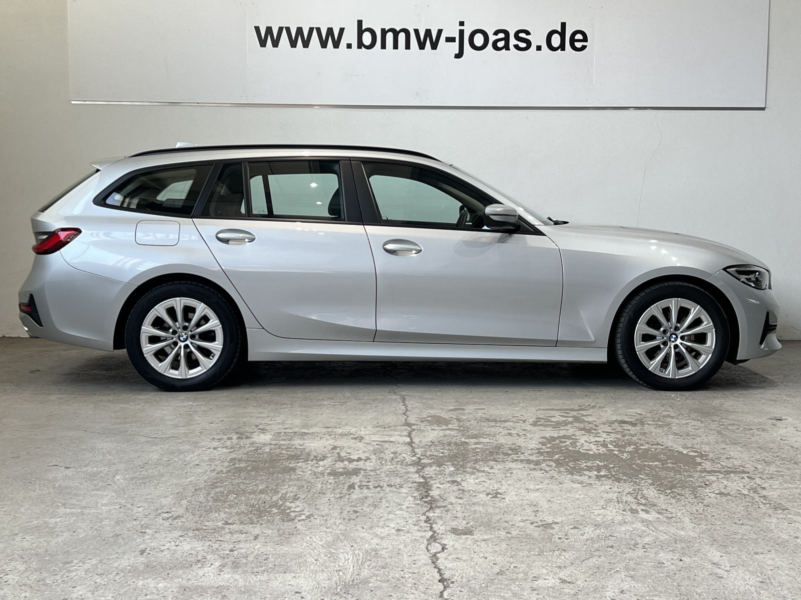 Fahrzeugabbildung BMW 320d DAB Tempomat AHK Shz PDC