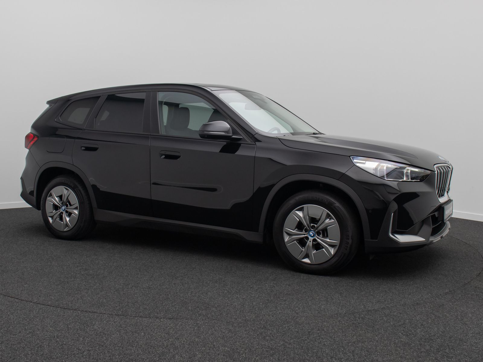 Fahrzeugabbildung BMW iX1 xD30 Panorama 360° HUD DAB H/K Komfort Sport