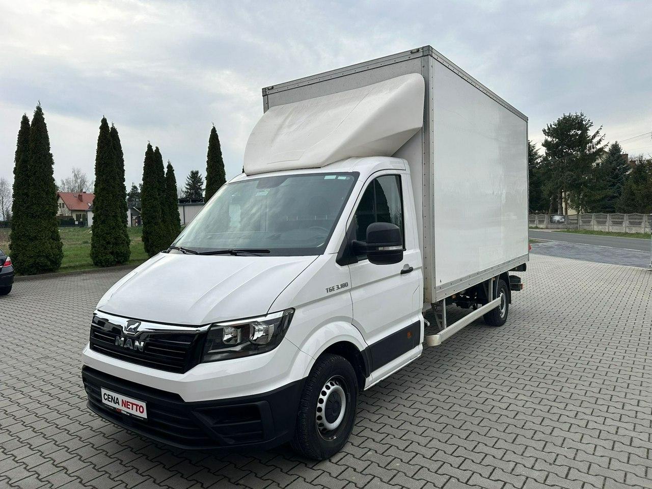 Volkswagen Crafter 2.0 FWD 180PS Aut.  Koffer + lifter