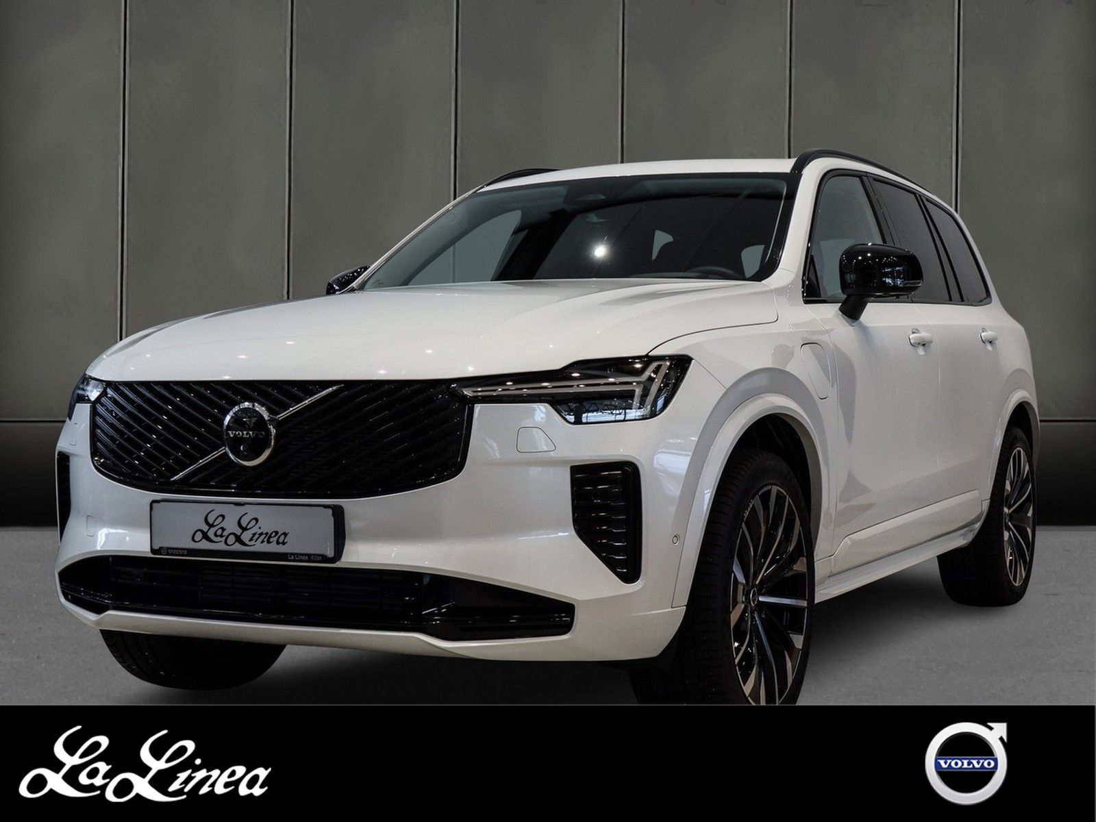 Volvo XC90 T8 AWD Ultra Dark Reskin NP:100.380,-//AHK/