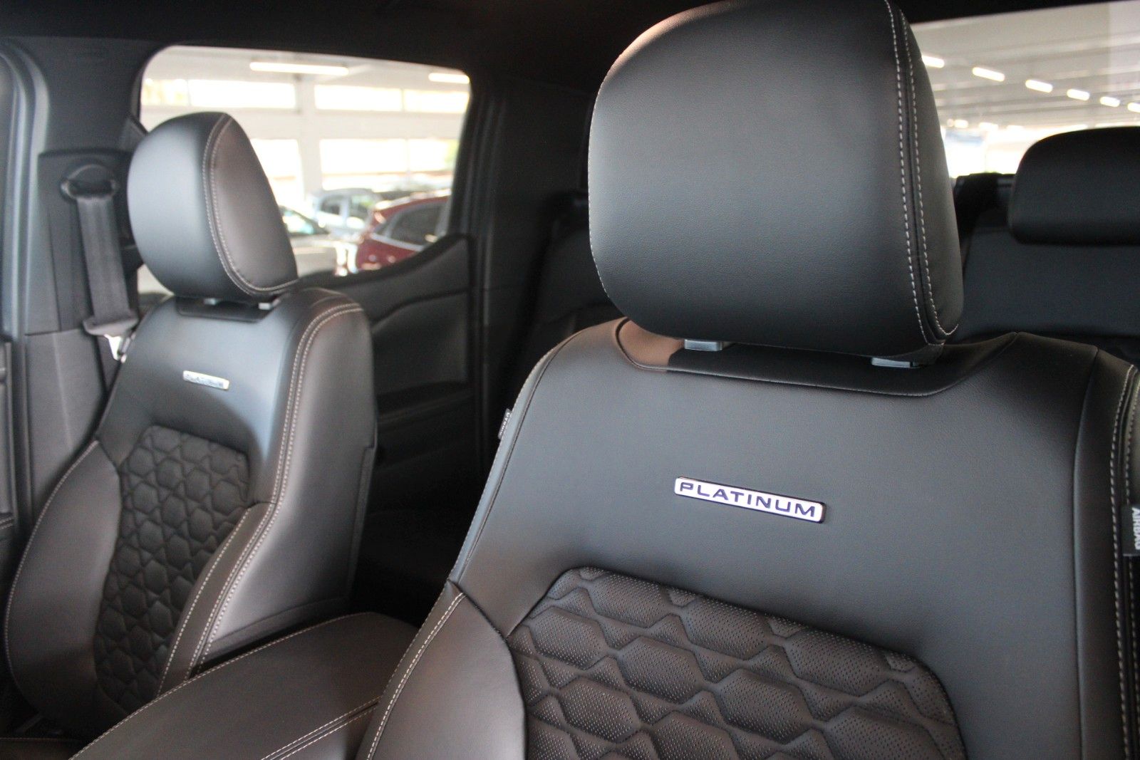 Fahrzeugabbildung Ford Ranger Platinum Automatik LEDER AHK ROLLO STDH