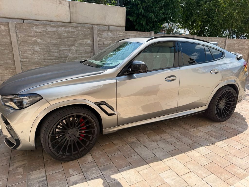Image of BMW X6 M