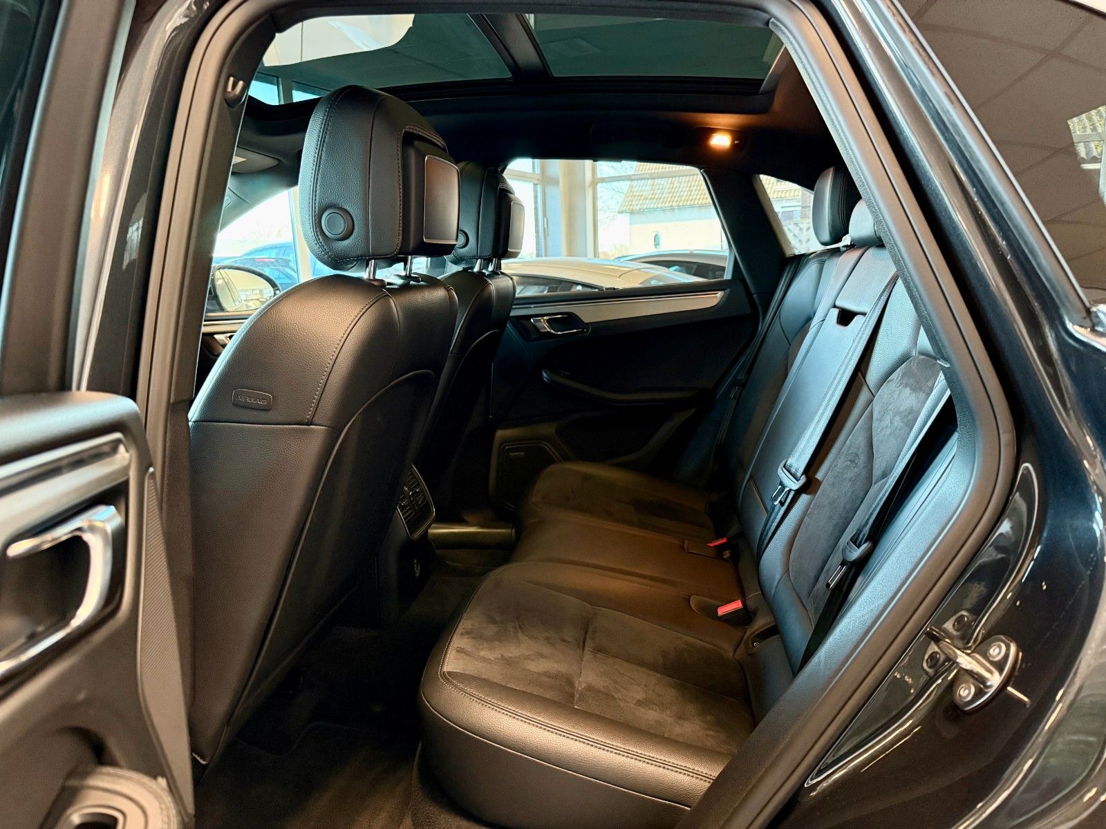 Fahrzeugabbildung Porsche Macan S Panorama, BOSE, DAB, Sportabgasanlage