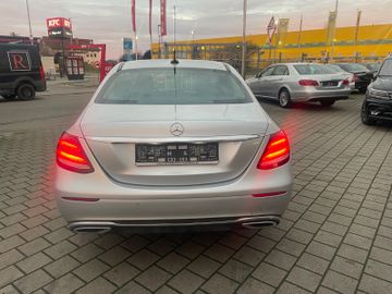Mercedes E 200 - 4