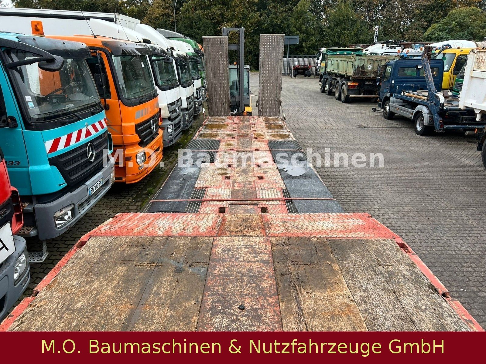 Fahrzeugabbildung LinTrailers 4 LSDU 18-40 / 4 Achser / Luftgefedert /