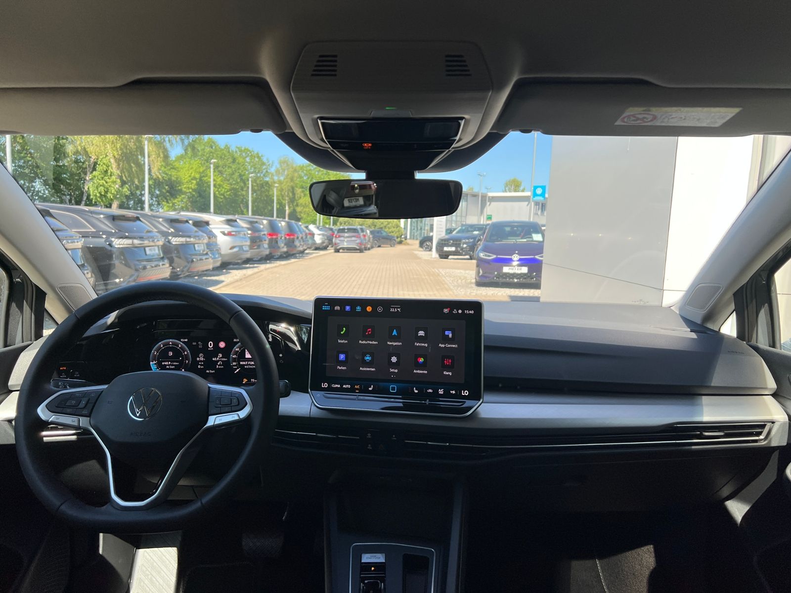 Fahrzeugabbildung Volkswagen Golf VIII Life 1.5 eTSI DSG *LED, ACC, Kamera, 1