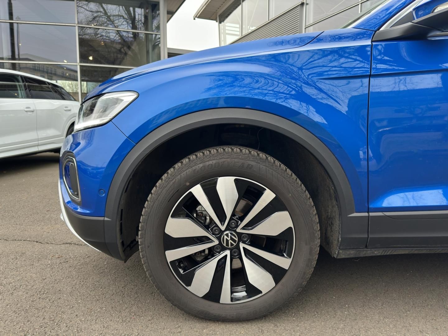 Fahrzeugabbildung Volkswagen T-ROC MOVE MOVE 1.5l TSI,DSG,AHK,RFK,Navi,LED,AC