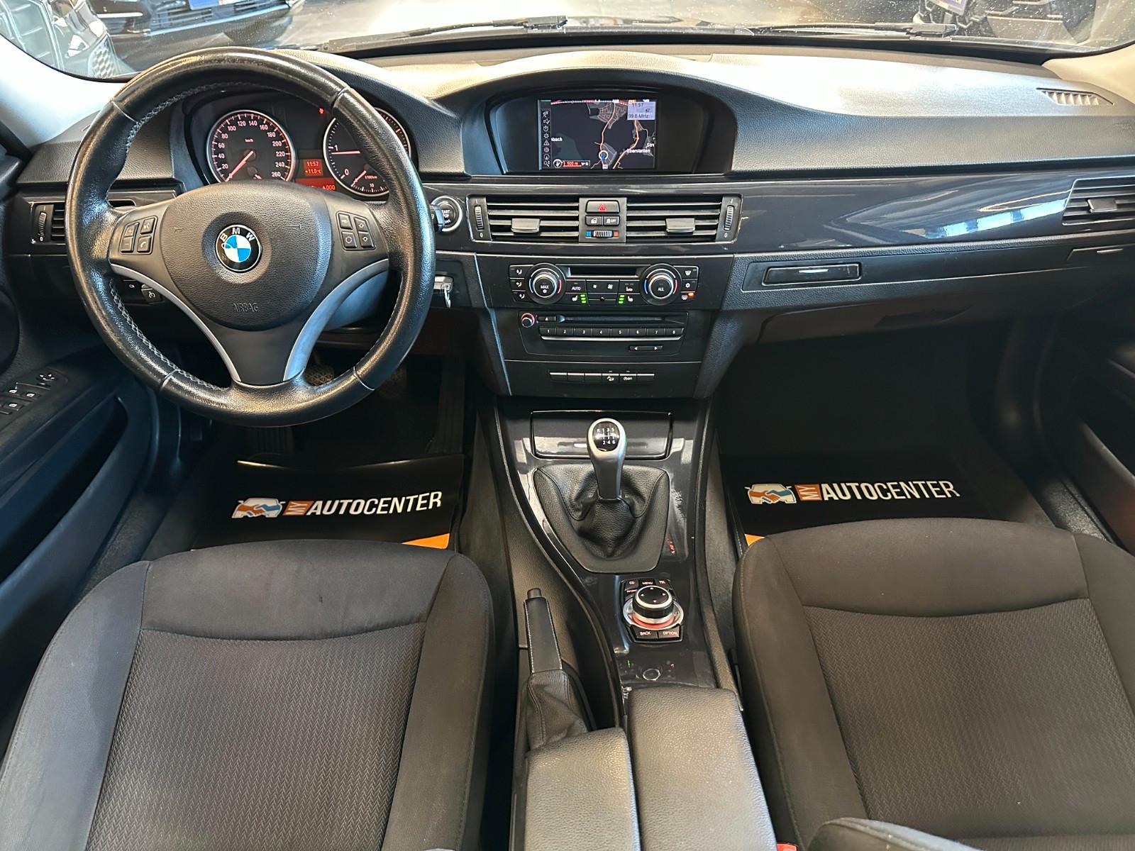 BMW 320 2011 — photo 7