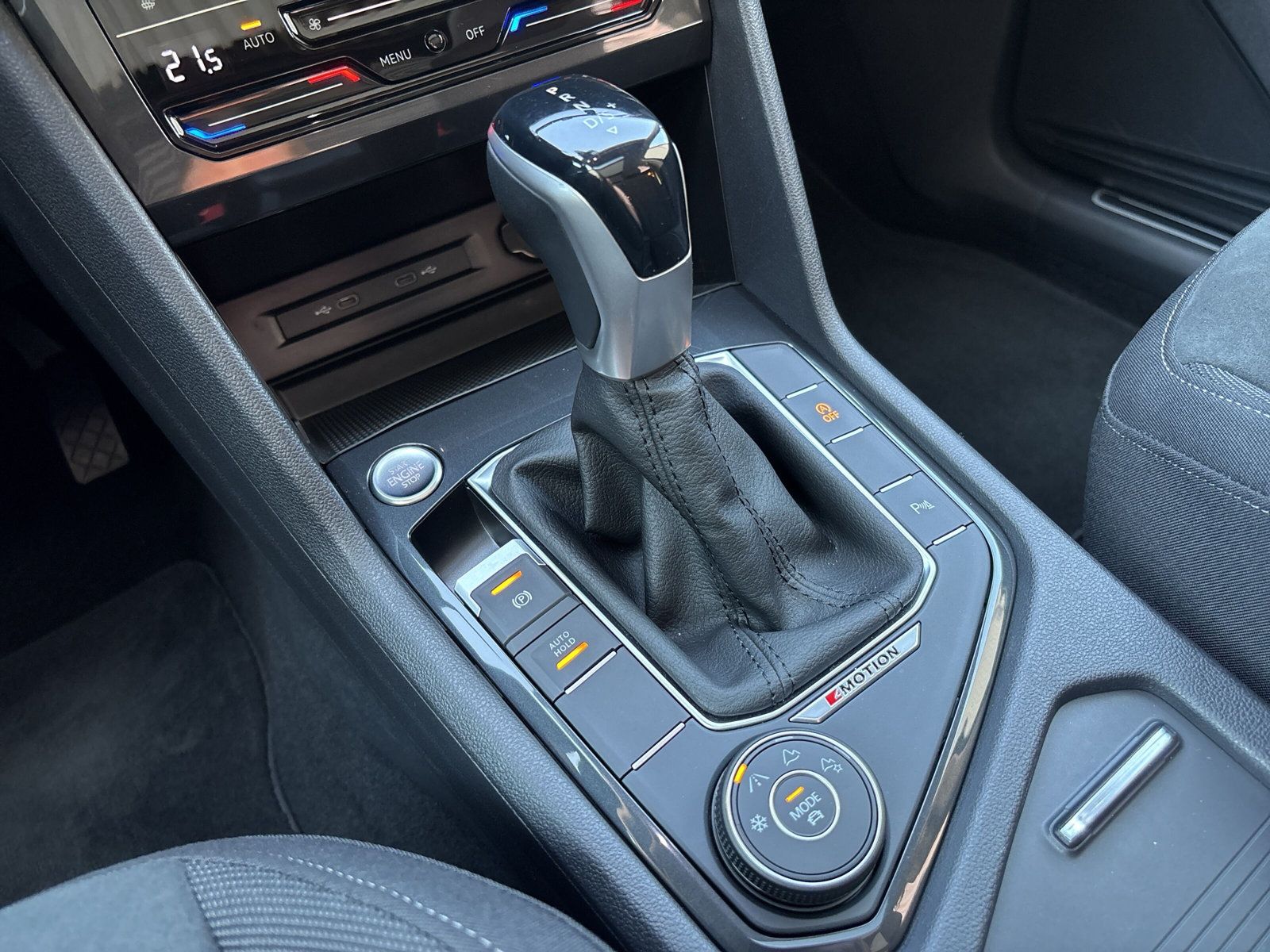 Fahrzeugabbildung Volkswagen Tiguan 2.0 TSI 4Motion Elegance PANO Keyless PDC