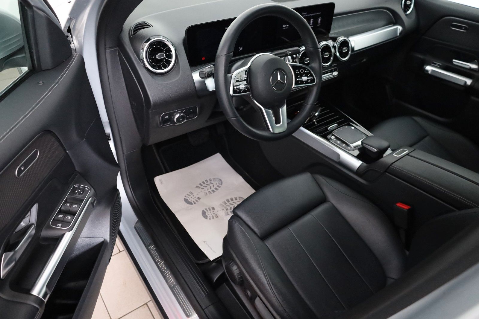 Fahrzeugabbildung Mercedes-Benz GLB 200 Progressive,Leder,Navi,LED,Kamera,AHK