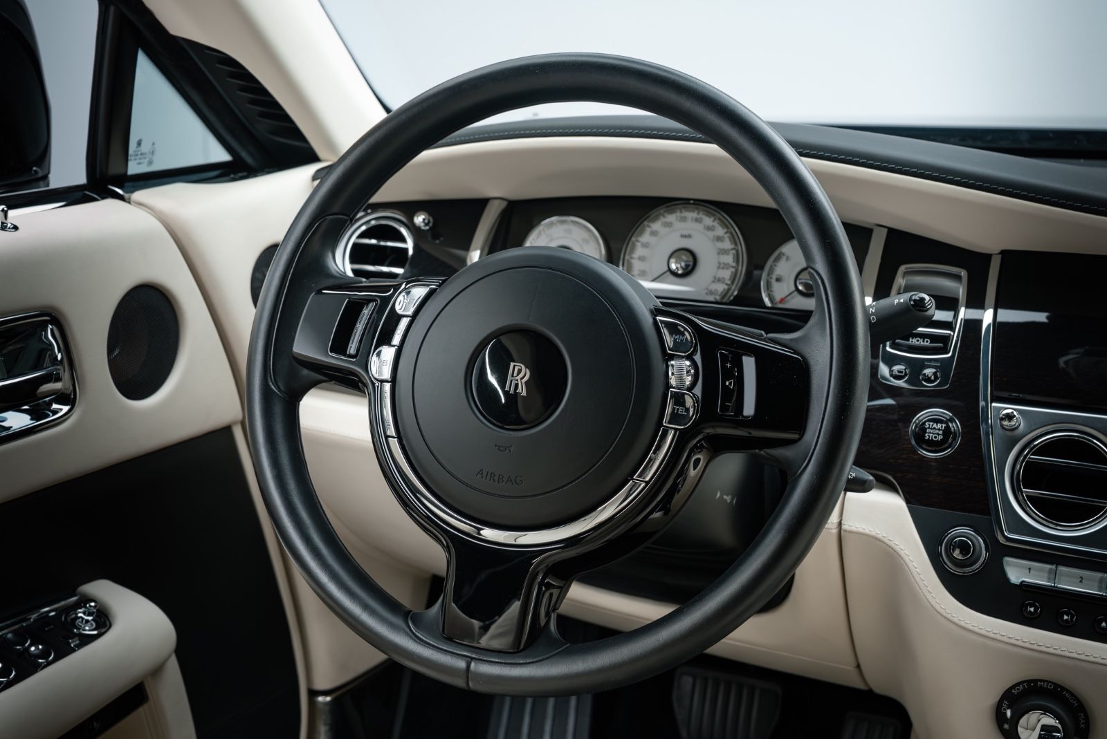 Fahrzeugabbildung Rolls-Royce Wraith BESPOKE AUDIO/SHOOTING STAR/DRIVER ASSI 3