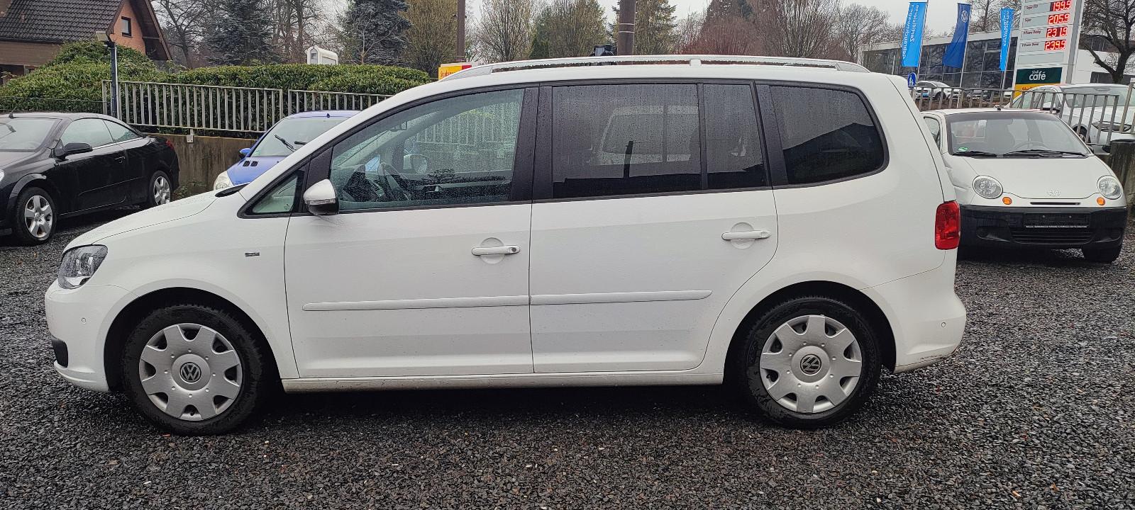 Volkswagen Touran Cup * 1 HAND * PANO * AUT * 7 SITZE