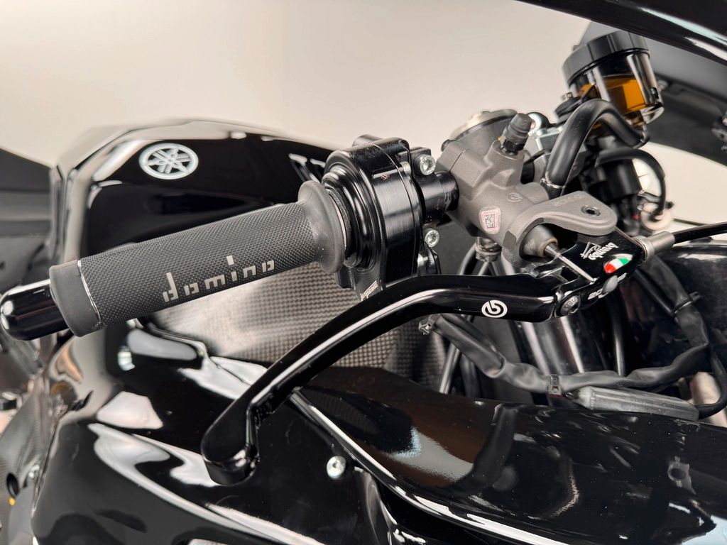 Fahrzeugabbildung Yamaha YZF-R1 RACEBIKE *ÖHLINS *AKRA *H2O *UVM.