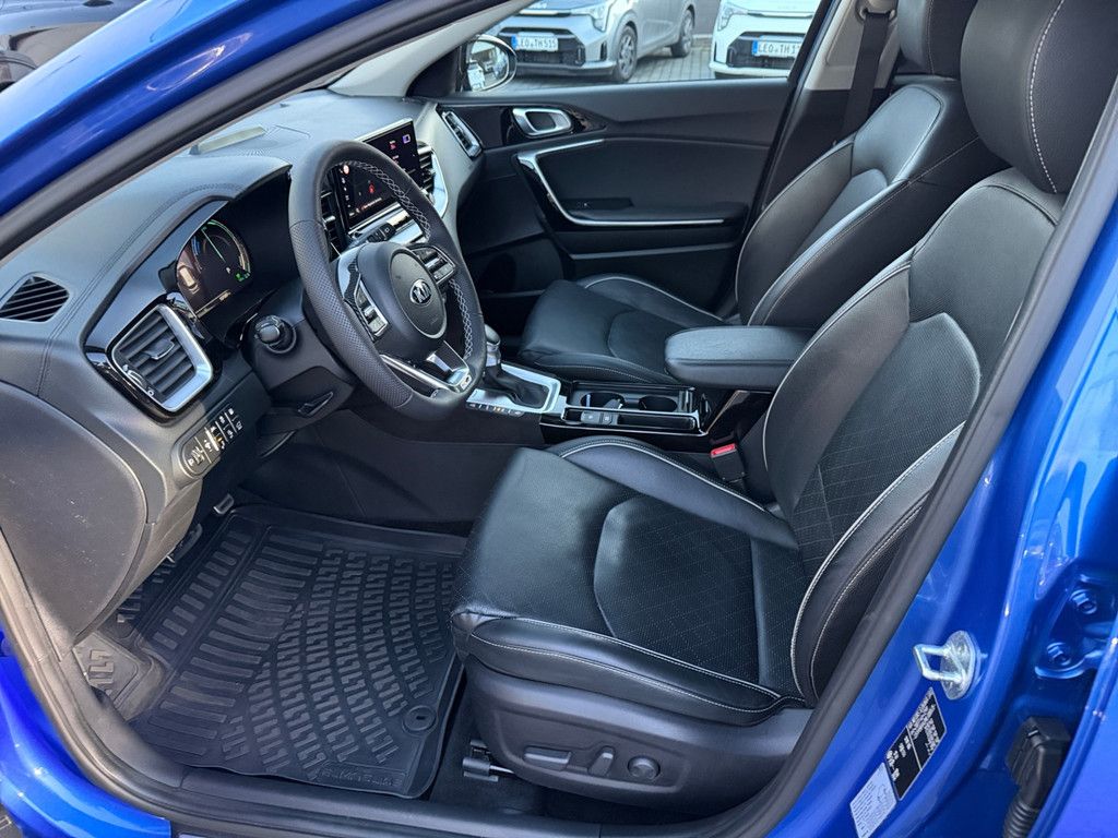 Fahrzeugabbildung Kia Ceed 1.6 Plug-in Hybrid Platinum Edition