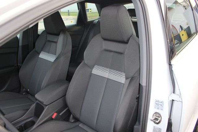 Q4 45 e-tron basis quattro PANO LED RFK