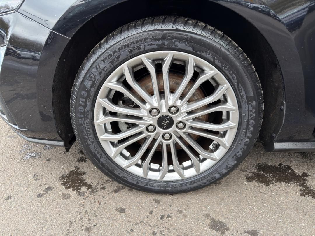Fahrzeugabbildung Ford Focus Titanium X LED Kamera AHK ACC Winter-Paket