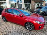 Hyundai i30 Premium - Hyundai i30: Rot