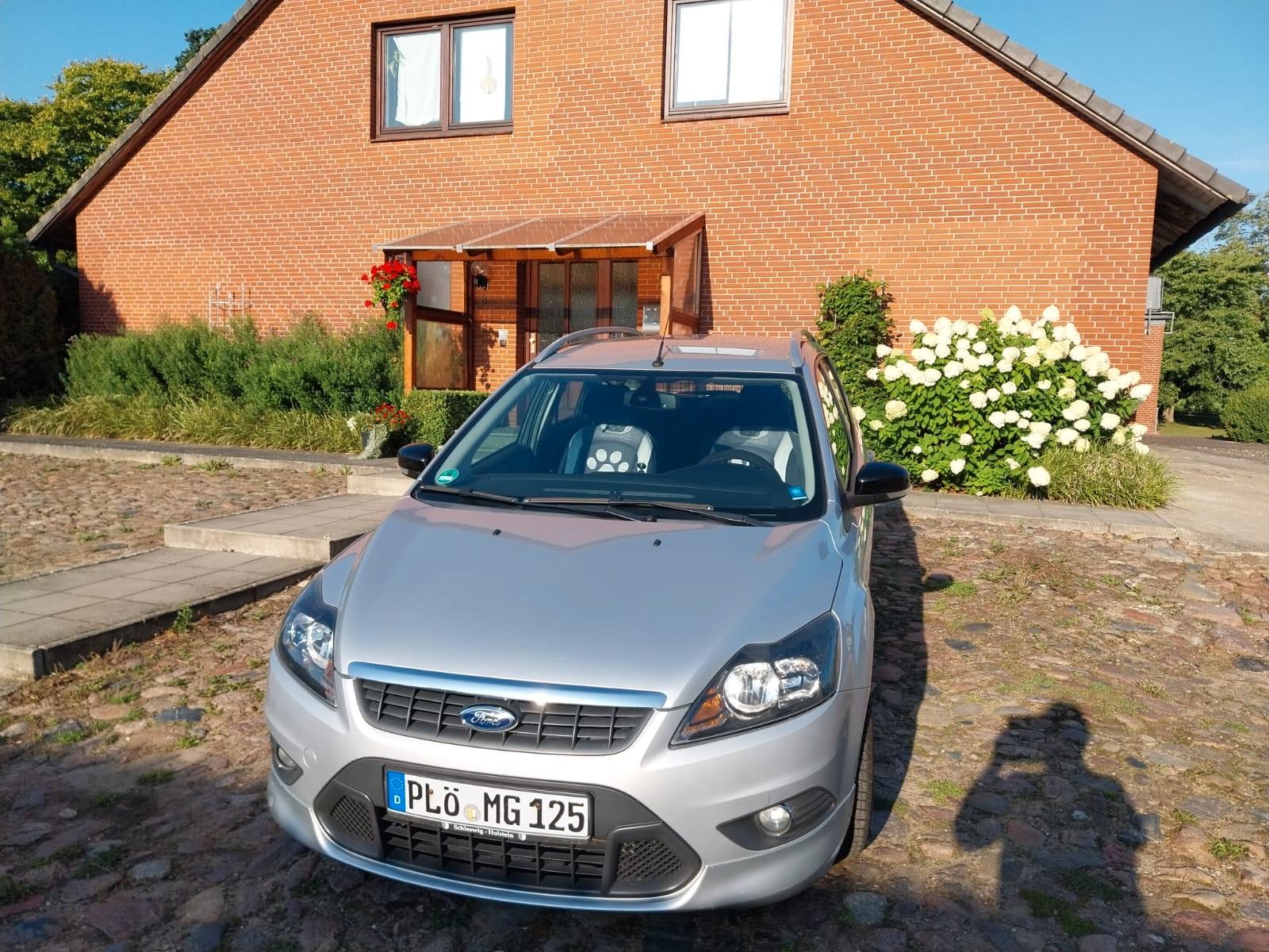 Ford Focus 2011 — engine 1.596 cm³, 116 HP (85kW)