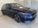 BMW 550 e xDr M Sport Pro ICONIC/HUD/PANO/20Z/360° - blaue BMW 550