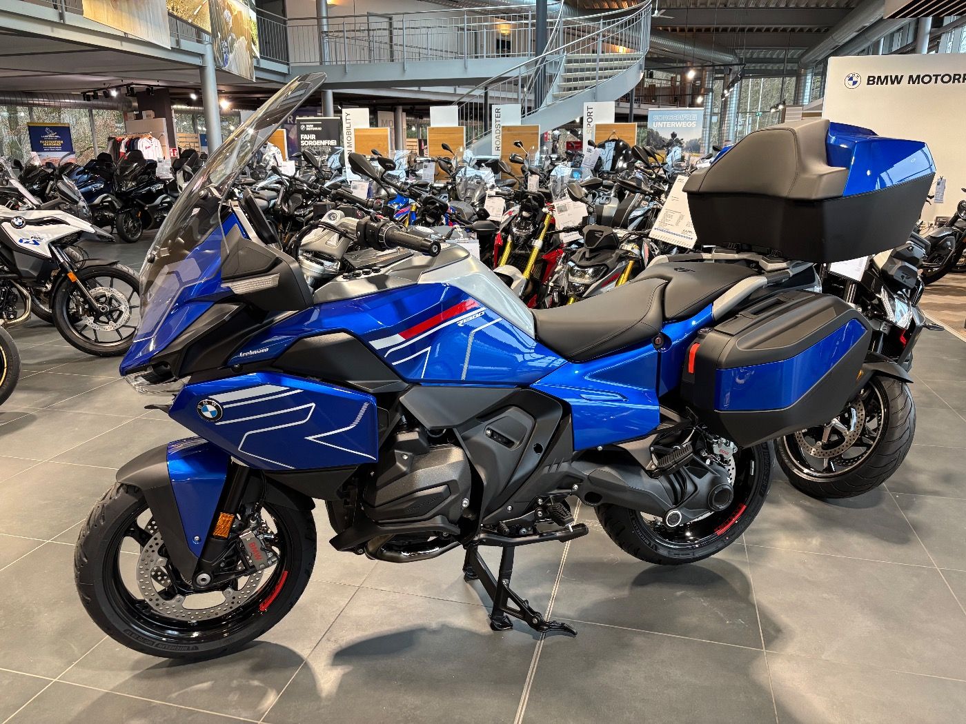 Fahrzeugabbildung BMW R 1300 RT 4 Pakete ASA