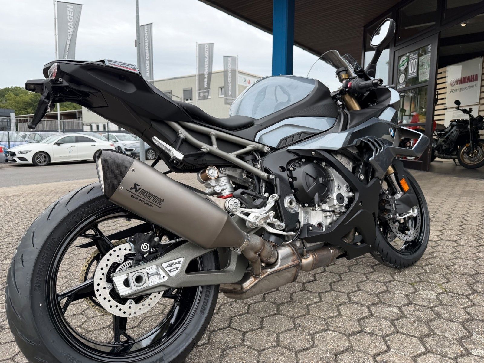 Fahrzeugabbildung BMW S 1000 RR Akrapovic, M-Kette, Race Paket