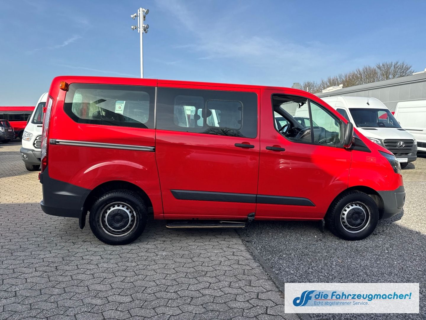 Fahrzeugabbildung Ford Transit Custom Tourneo 300 L1 *2357