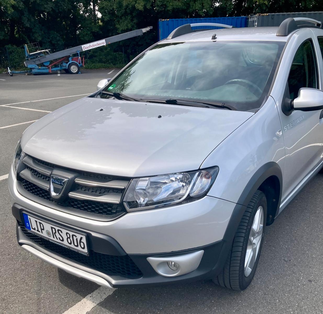 Dacia Sandero Stepway TCe 90 PS, TÜV 08/2028, AHK, 2x 