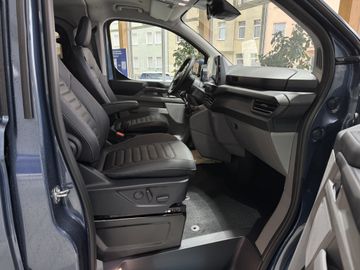 Ford Tourneo Custom 2.0 EcoBlue L1 Titanium