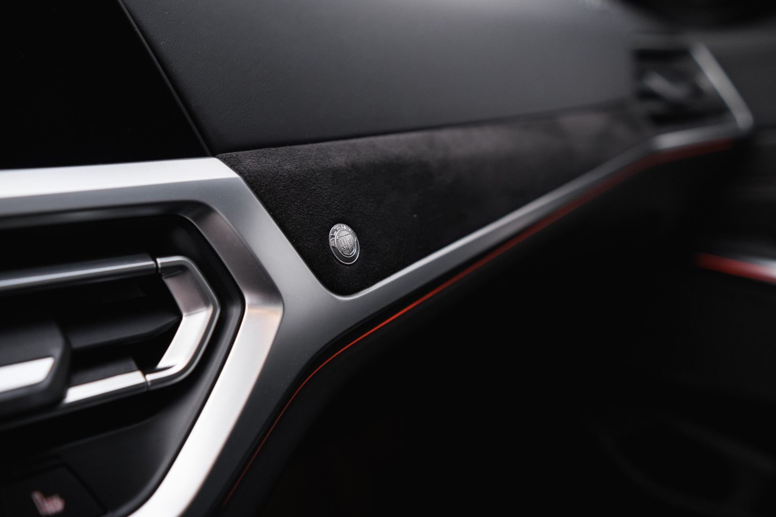 Fahrzeugabbildung ALPINA D3 S Touring-Pano-HarmanKardon-InnoPaket-20Zoll