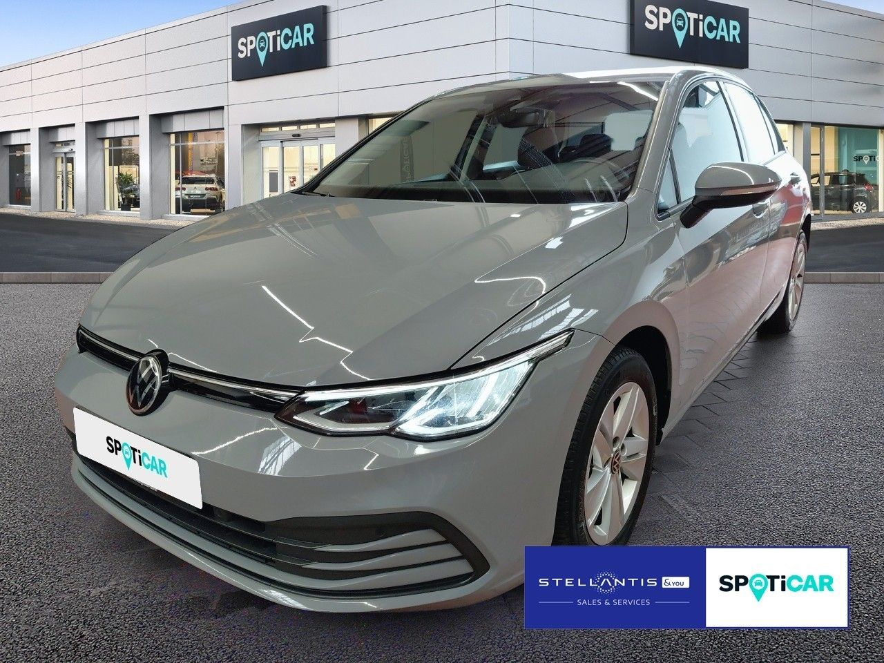 Volkswagen Golf VIII LIFE 1.0 TSI NAVI SITZHZG PDC GJR